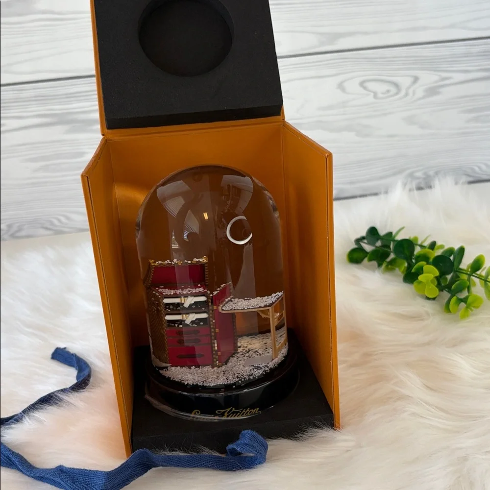 Louis Vuitton‎ Damier VIP Stokowski Steamer Trunk Snow Globe